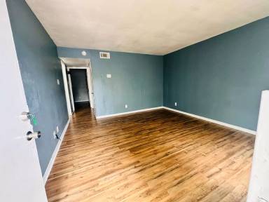 Main picture of 407 W Avenue E