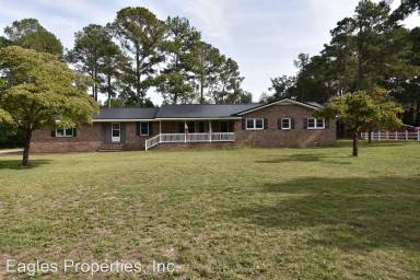 Main picture of 104 Scotland Dr