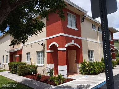 Main picture of 18616 SW 100th Ave