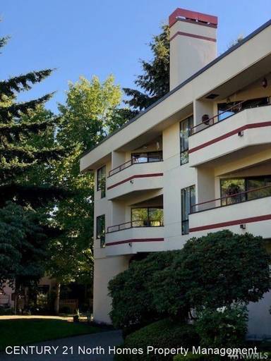 Main picture of 401 100th Ave NE