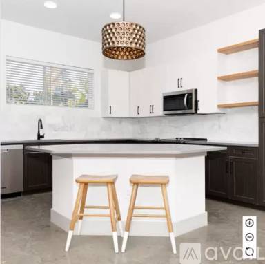 Main picture of 411 S Montclair Ave