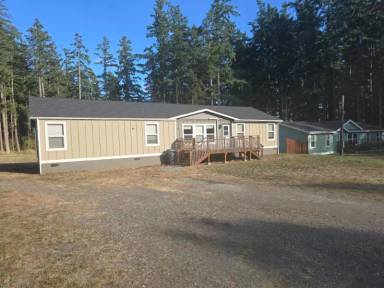 Main picture of 3564 Appian Way