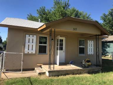 Main picture of 317 SE 40th St