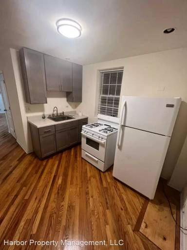 Main picture of 1638 N Western Ave