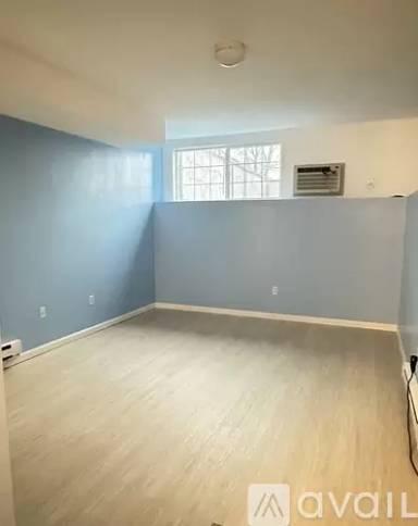 Main picture of 44 Wiman Pl