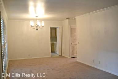 Main picture of 165 W Rampart Dr