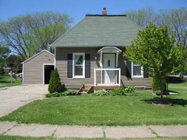 Main picture of 104 5th Ave