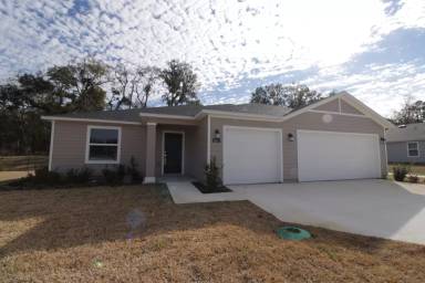 Main picture of 16617 NW 144th St