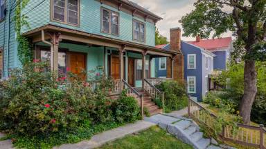 Main picture of 837 W Beverley St