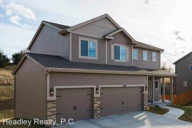 Main picture of 2103 Oriole Dr