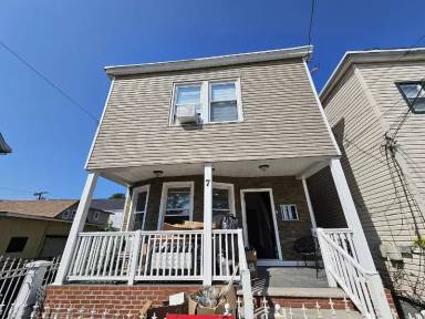 Main picture of 7 Davidson St