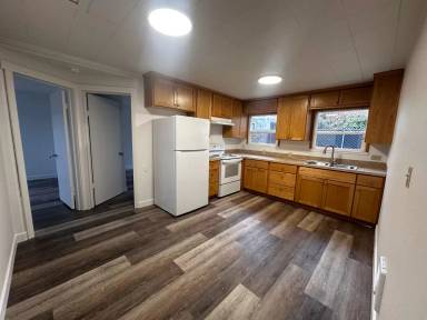 Main picture of 660 Clay St E