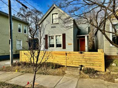 Main picture of 413 E Ormsby Ave