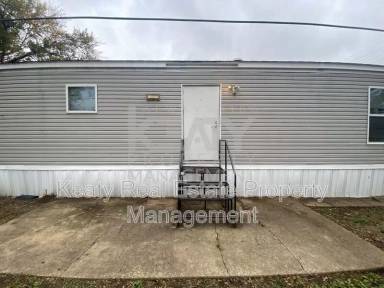 Main picture of 926 S Railroad Ave