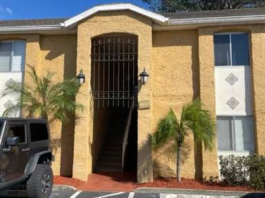 Main picture of 1877 Toucan Way