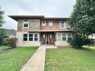 Main picture of 2320 Verna Lee Blvd