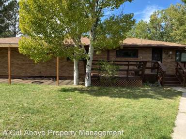 Main picture of 1057 Golden St