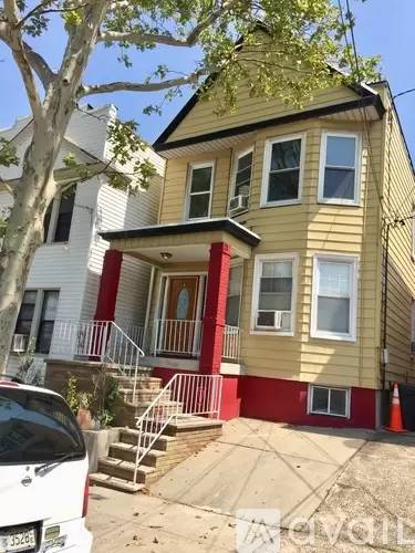 Main picture of 208 Bartholdi Ave