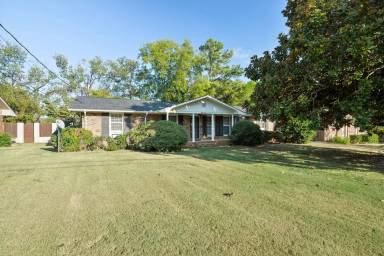 Main picture of 7607 Quail Dr SW