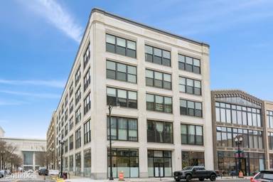 Main picture of 2303 S Michigan Ave