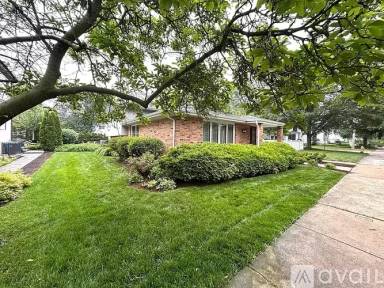 Main picture of 106 S Bruner St