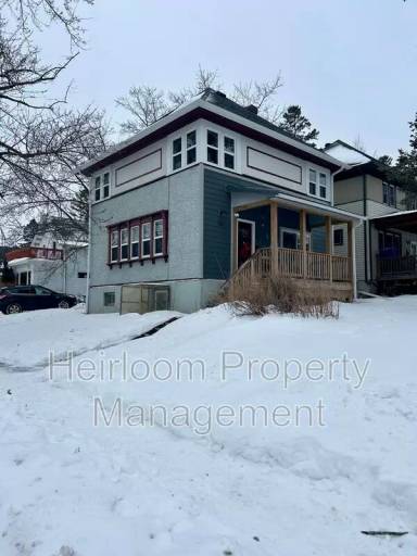 Main picture of 1001 N 13th Ave E