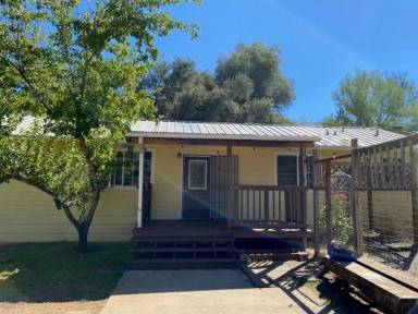 Main picture of 18601 Country Ln