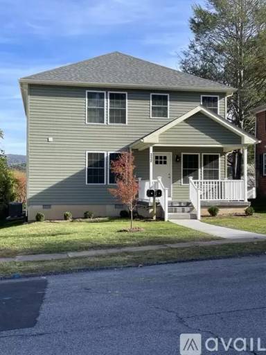 Main picture of 312 Walnut Ave