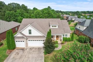 Main picture of 288 Big Oak Ln