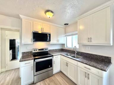 Main picture of 3968-3974 Oregon St