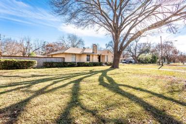 Main picture of 9306 Forest Hills Blvd