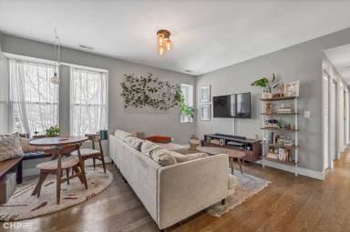 Main picture of 2824 N Drake Ave