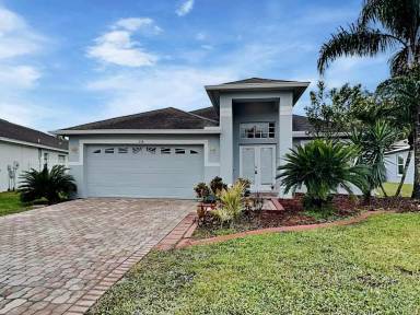 Main picture of 218 Arbor Woods Cir