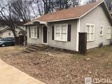 Main picture of 250 W Watson St