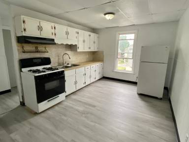 Main picture of 1112 State Street - D