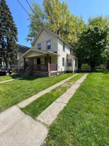 Main picture of 895 E 144th St
