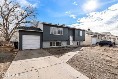 Main picture of 140 Schirra Pl