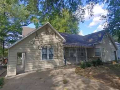 Main picture of 418 W 9th St