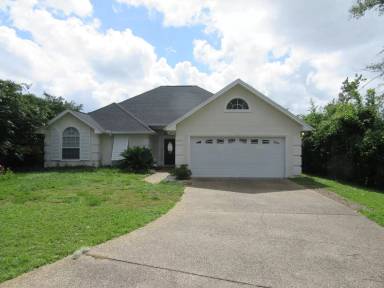 Main picture of 2516 Country Club Dr