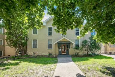 Main picture of 2735 Humboldt Ave S