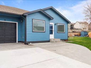 Main picture of 3106 S Elm Ct