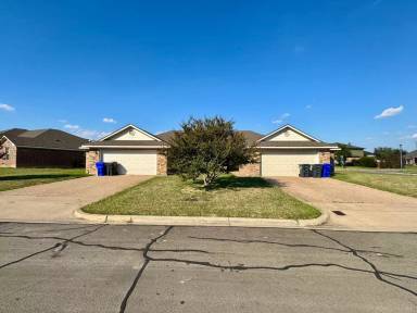 Main picture of 10201 Iris Ln