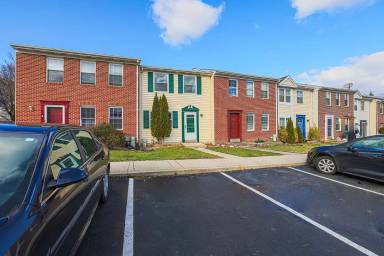 Main picture of 14 Luffing Ct