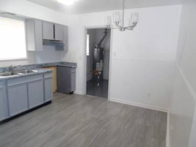 Main picture of 512 Oriole St