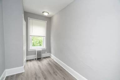 Main picture of 5333 Hadfield St
