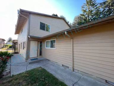 Main picture of 1416 NE Paropa Ct