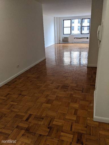 Main picture of 150 E 18th St Apartments
