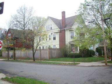 Main picture of 950 Elm St