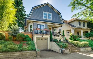 Main picture of 3712 SE Yamhill St