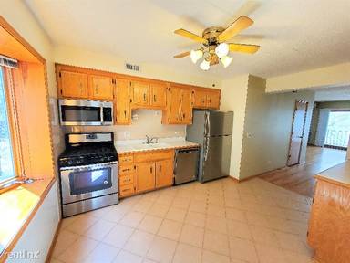 Main picture of 5413 N Milwaukee Ave